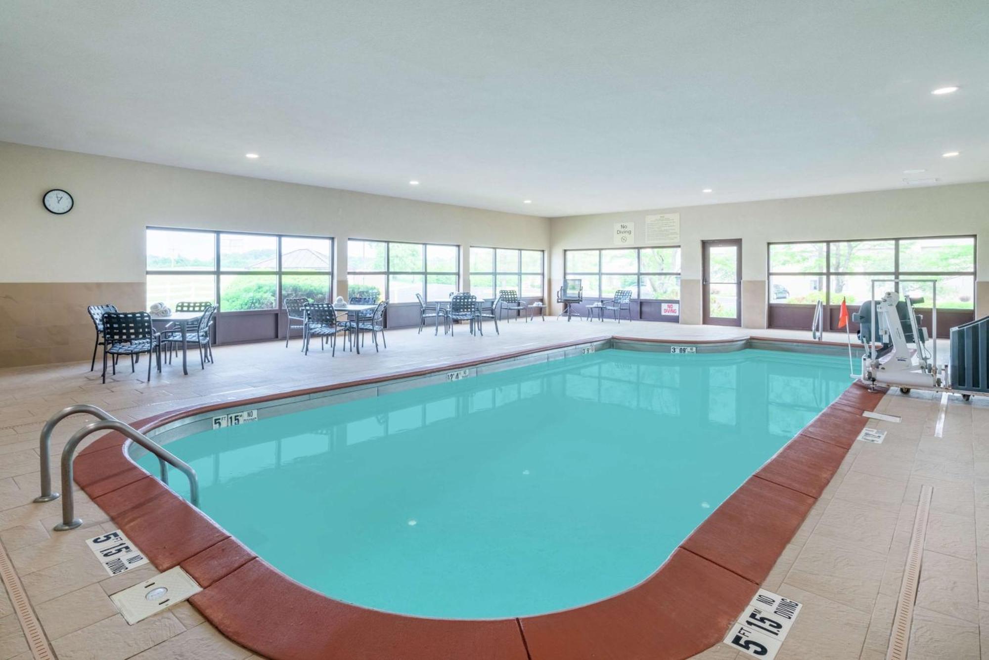 Hampton Inn Corydon Экстерьер фото